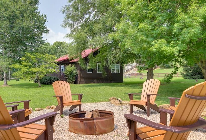 Sevierville Cabin W/ Private Hot Tub & Fire Pit