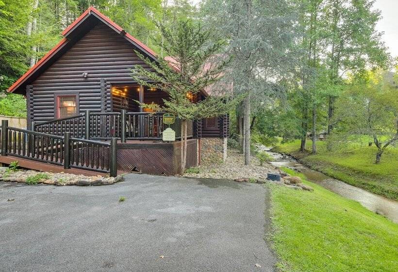 Sevierville Sanctuary   Huge Game Room & Hot Tub!
