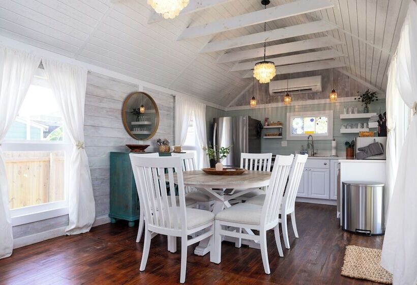 Sunkissed Cottage