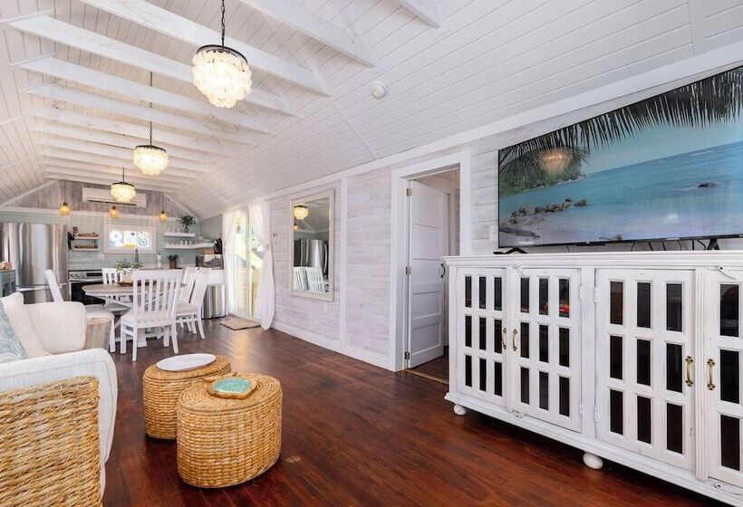Sunkissed Cottage