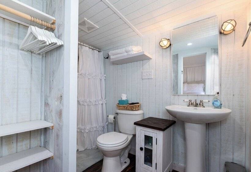 Sunkissed Cottage