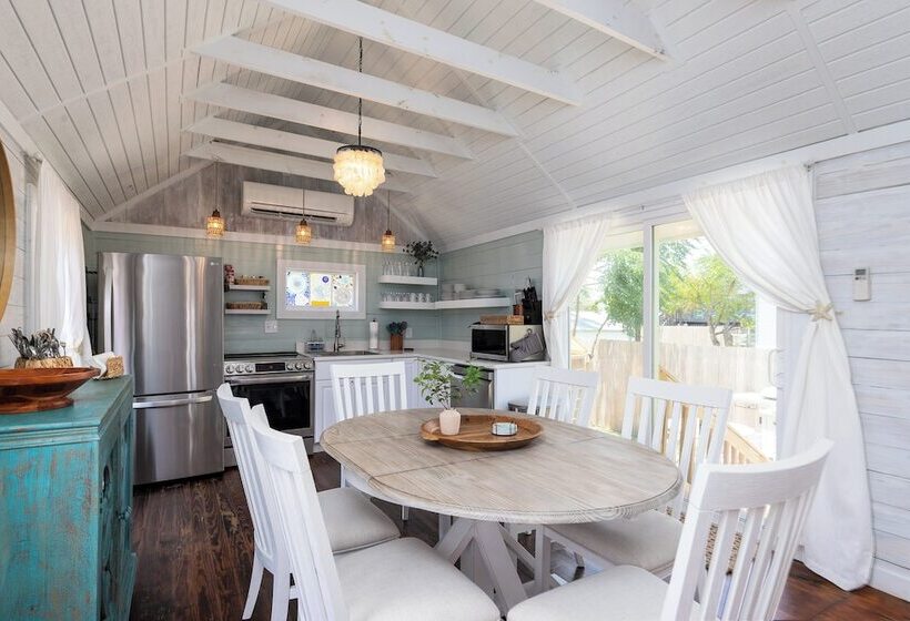 Sunkissed Cottage