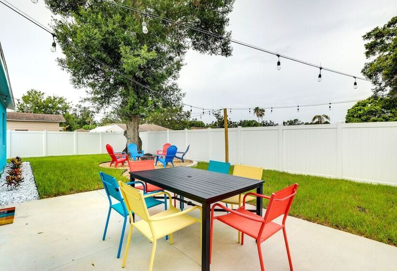 Vibrant Palmetto Vacation Home W/ Patio & Fire Pit