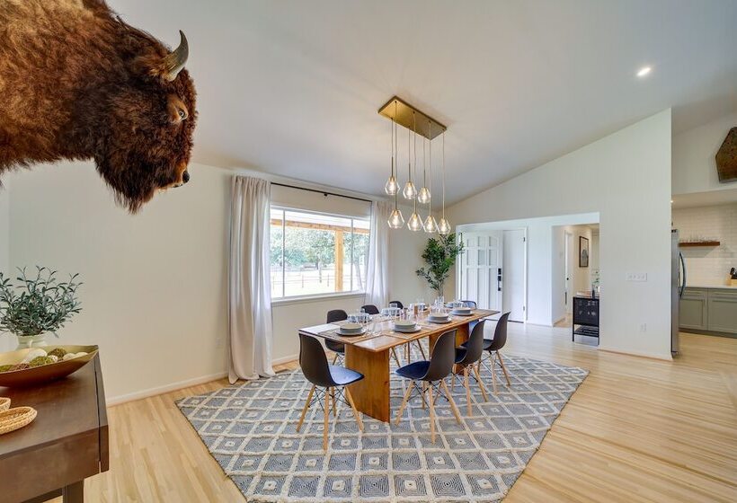 Well Appointed Tulsa Home W/ Fire Pit & Patio!