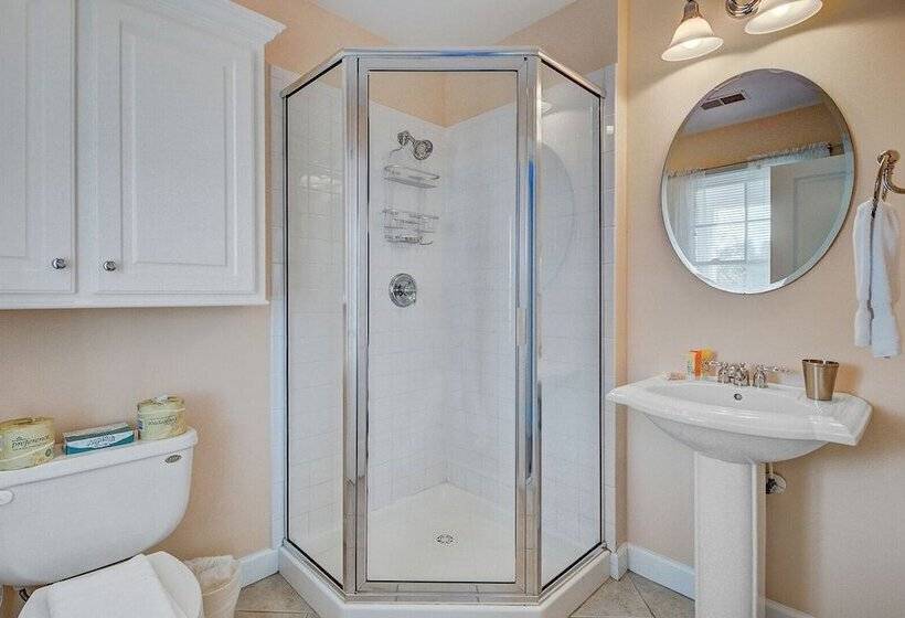 41st Ave   7 41st Avenue