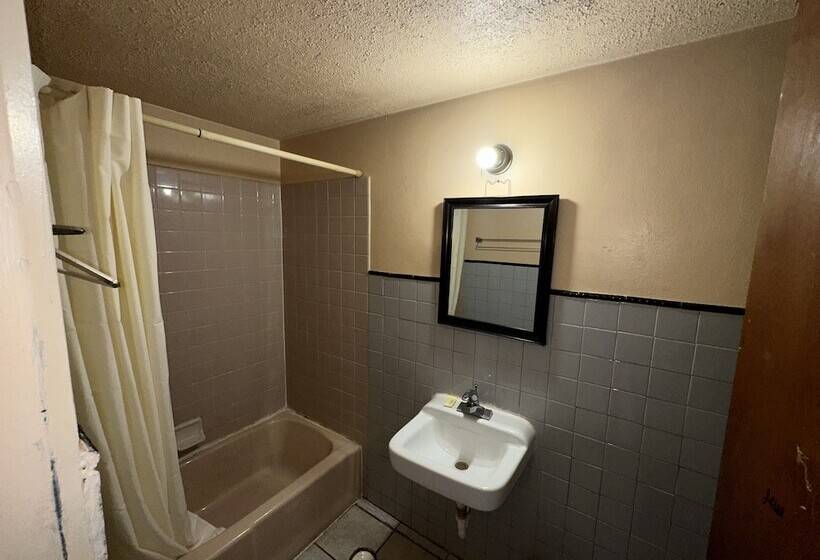 Crestview Motel Inc