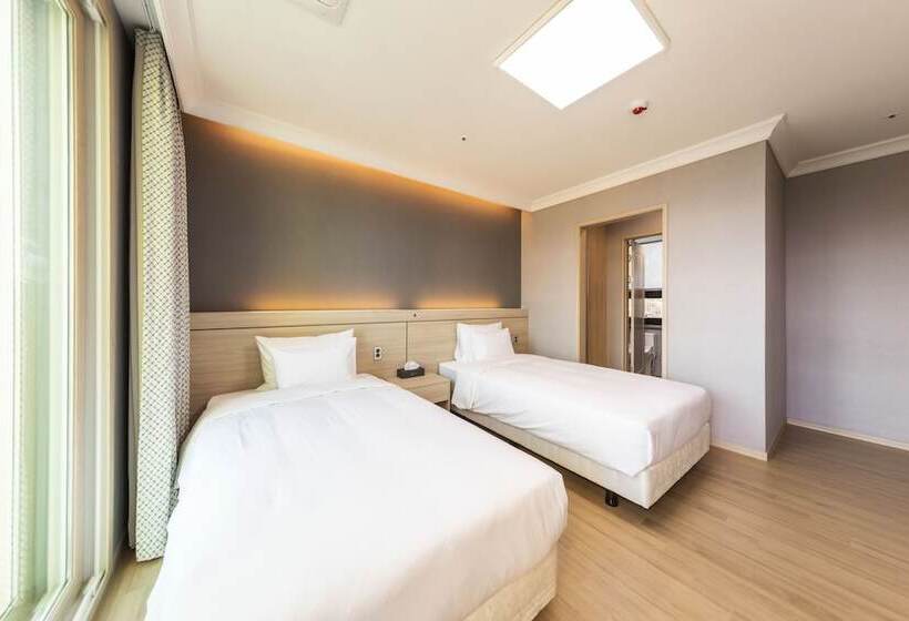 בית מלון כפרי Baekhak Jayuro Resort