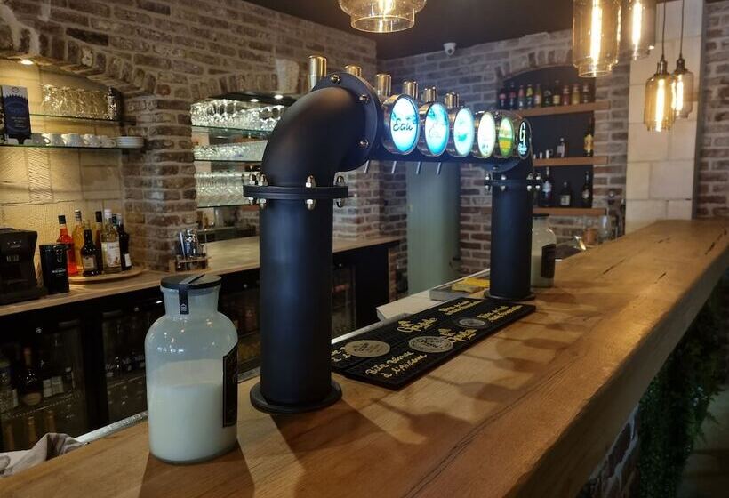 Отель Hôtel Le Prieuré