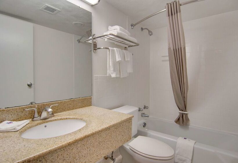 בית מלון כפרי Studio 6 Suites Clarion, Pa