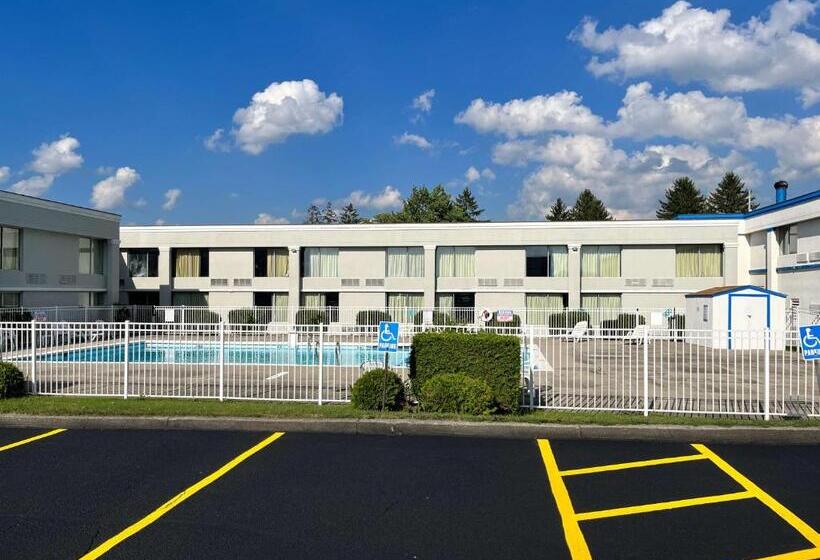 בית מלון כפרי Studio 6 Suites Clarion, Pa