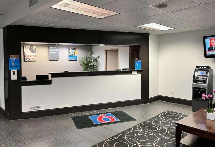 בית מלון כפרי Studio 6 Suites Clarion, Pa