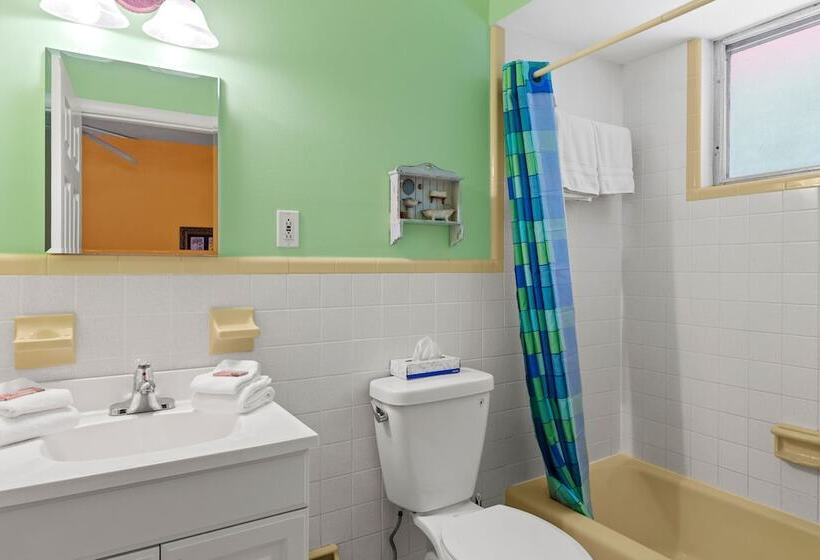 Отель The Palmview And Sandpiper Inns