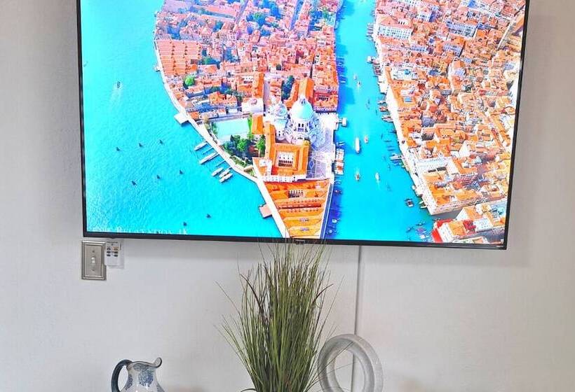 פנסיון Chic Ocean Miami 88