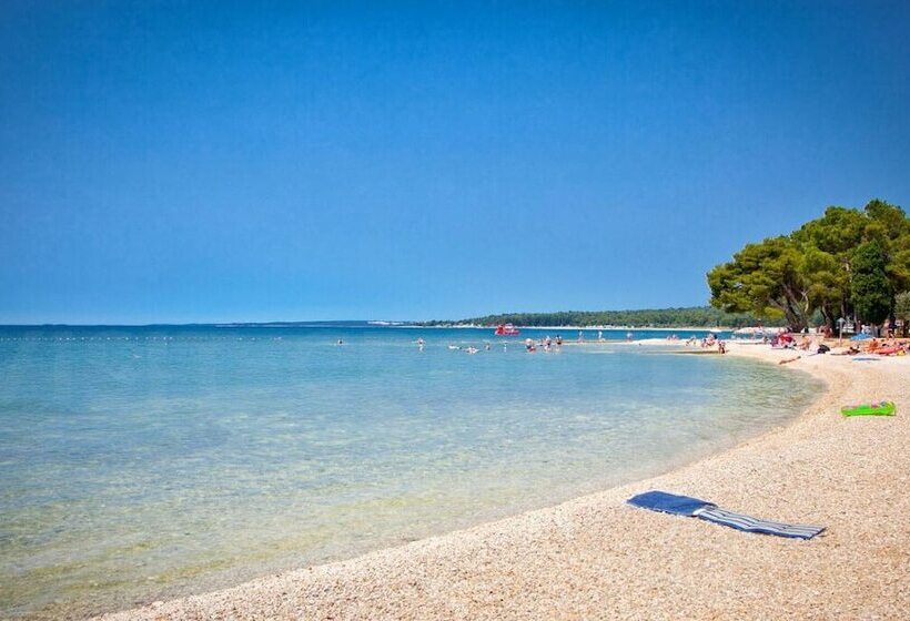 פנסיון Ul. Dinka Trinajstića 10