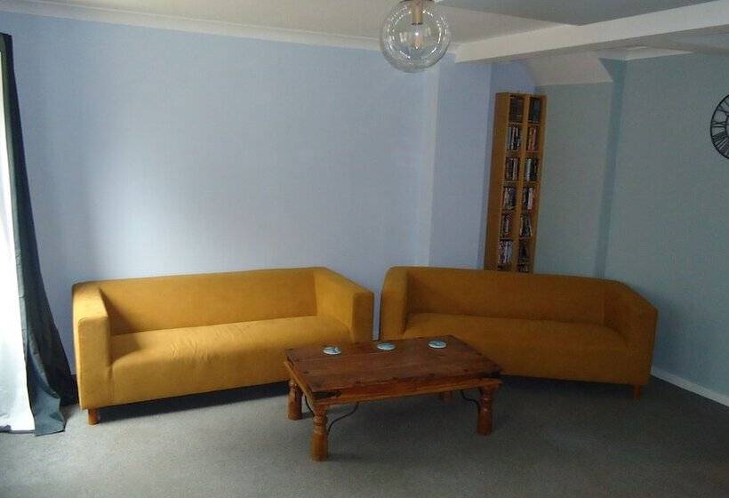 레지던스 3 Bed House Mkt Deeping   Nr Peterborough Stamford