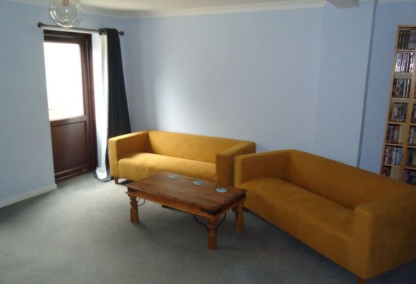 레지던스 3 Bed House Mkt Deeping   Nr Peterborough Stamford