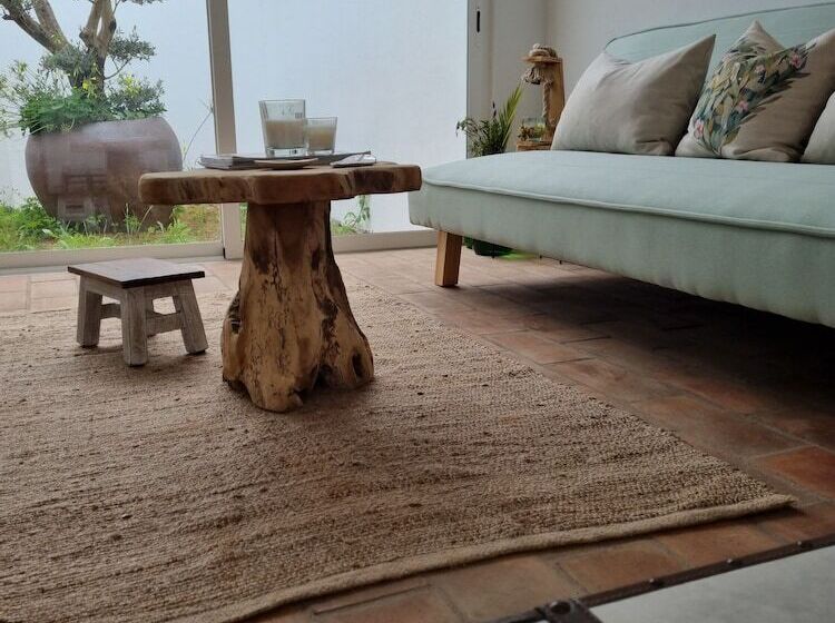 إقامة Charming 1 Bed House