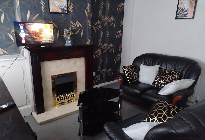 דירת נופש Comfortable 4 Bed House In Hucknall, Nottingham