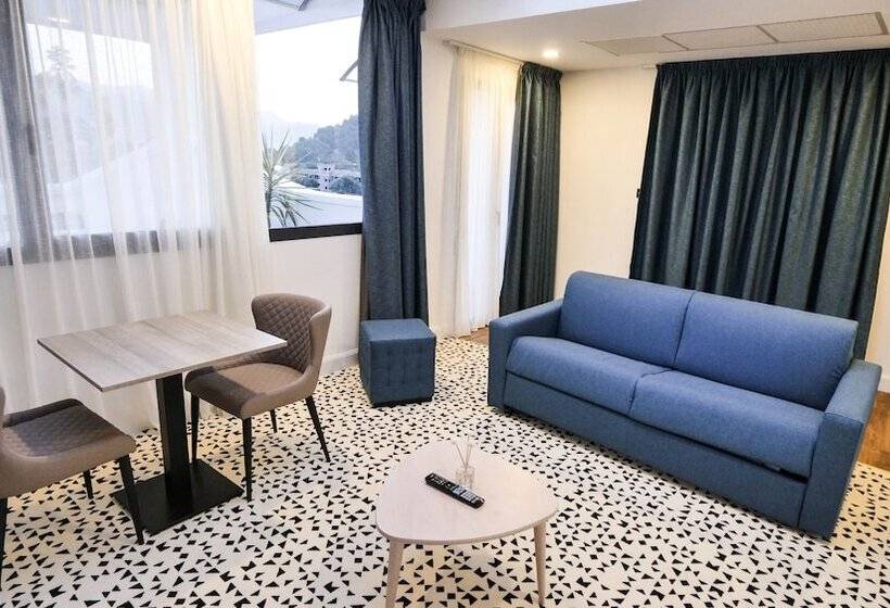 هتل Atlantis Bejaia Aéroport