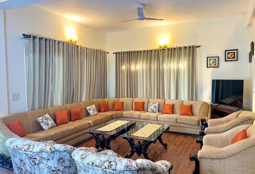 فندق Madnest