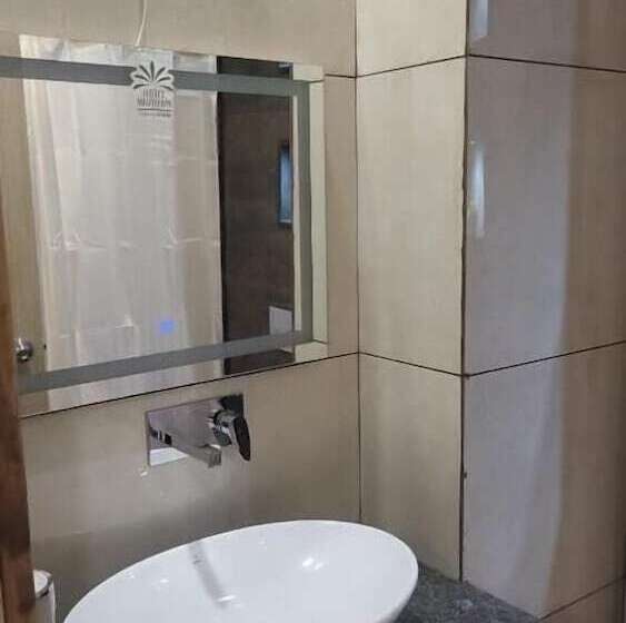 ホテル Midtown Aligarh