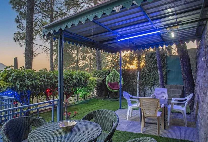 فندق The Party House