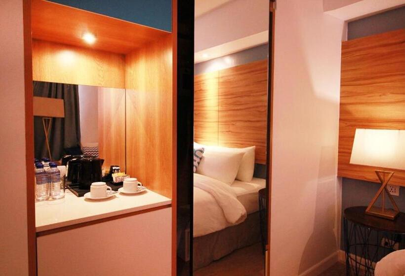 Ferra Hotel And Garden Suites