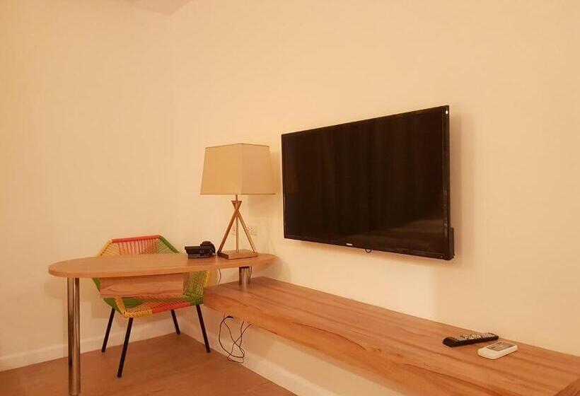 Ferra Hotel And Garden Suites