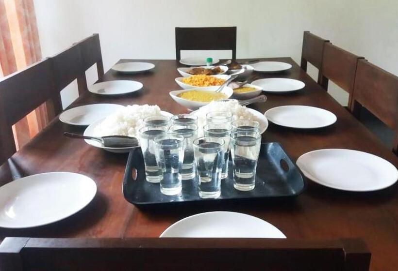 בית מלון כפרי Forest Edge Bungalow   Wilpattu