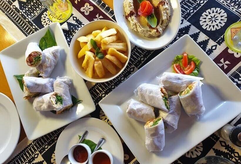 هتل Golden Point Resort