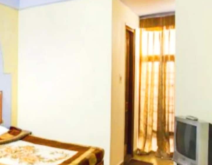 ホテル Goroomgo Radha Continental Nainital