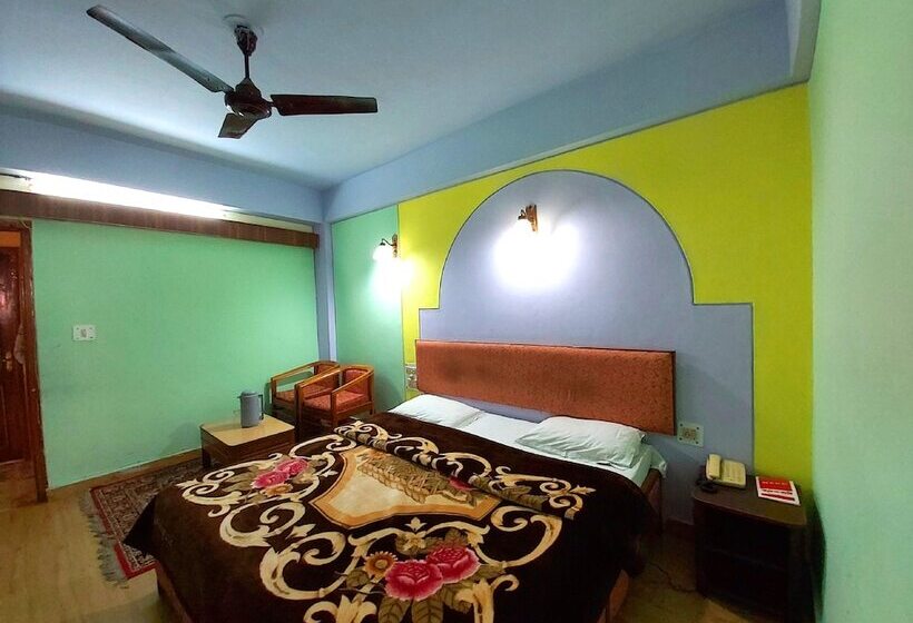 ホテル Goroomgo Radha Continental Nainital