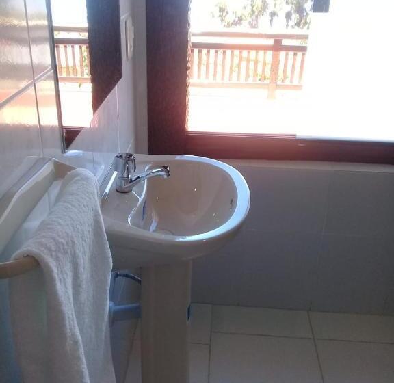 هتل Hostal Quilla Wasi Isla Del Sol