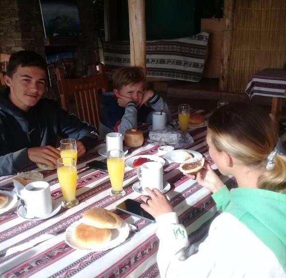 هتل Hostal Quilla Wasi Isla Del Sol