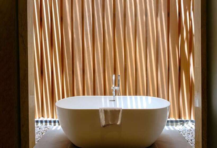 هتل Marianna Resort & Convention Tuktuk Samosir