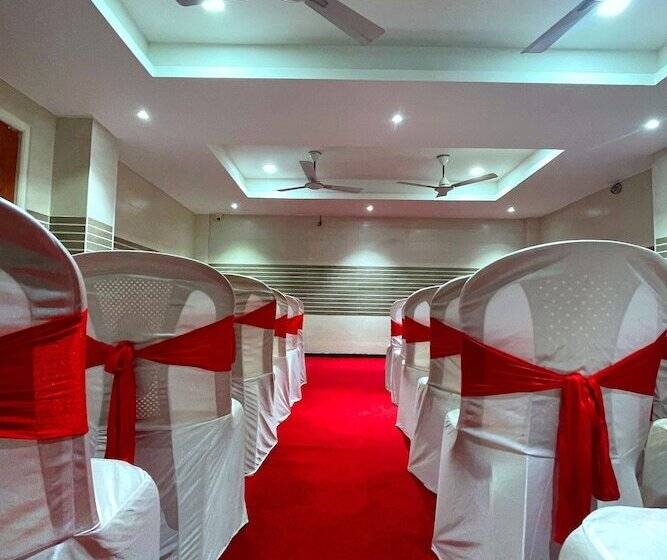 هتل K11 Express   Opp Express Avenue