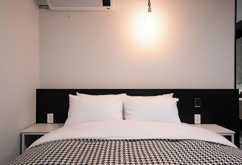 Мотель Suwon Guundong Hotel And