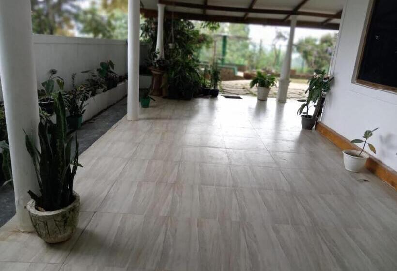 פנסיון Diyathalawa The Mountain Lodge