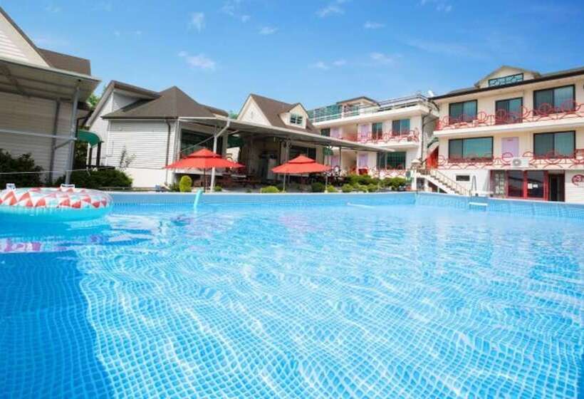 Taean Red Pension