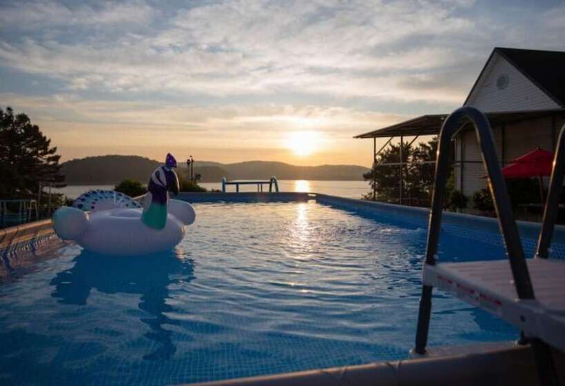 Taean Red Pension