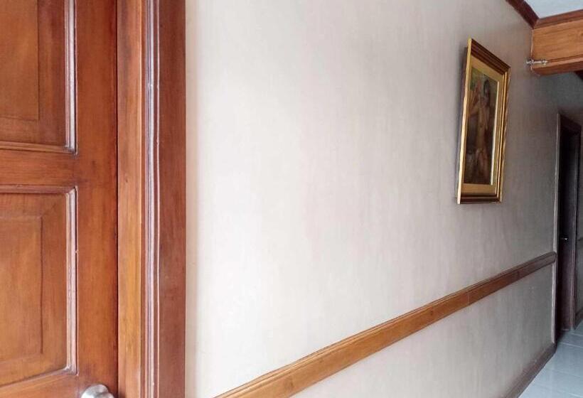 فندق صغير Small Room In Casa De Piedra Pension House