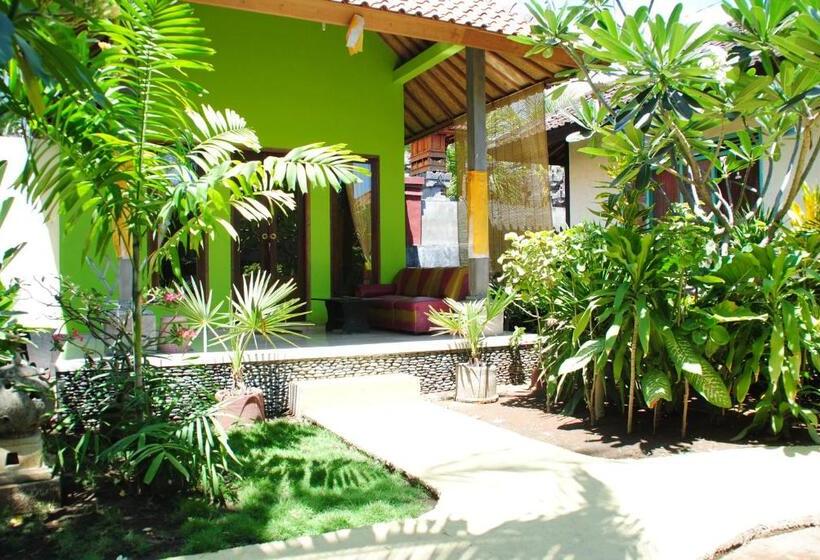 민박 Kubu Sari Guest House