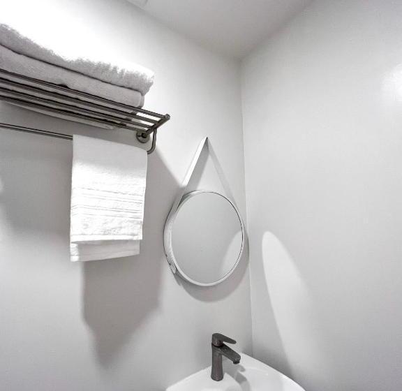 Symfoni Nichols Bossa Tower 2