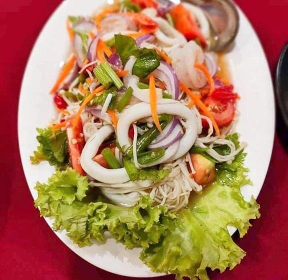 فندق Good View Nan Restaurant &