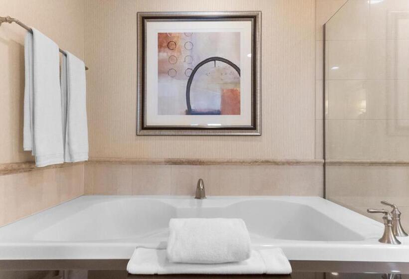 هتل Lucky Gem Penthouse & Luxury Suites At Signature Resort, Balcony Strip View 2605