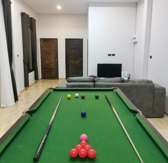 بنسيون Deeverpool Villa