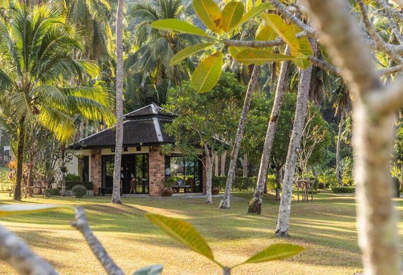Phukhaolak Resort