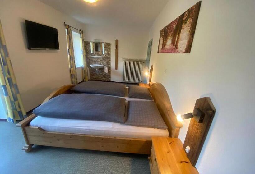 Общежитие Zimmer 2 Am Manötscherhof