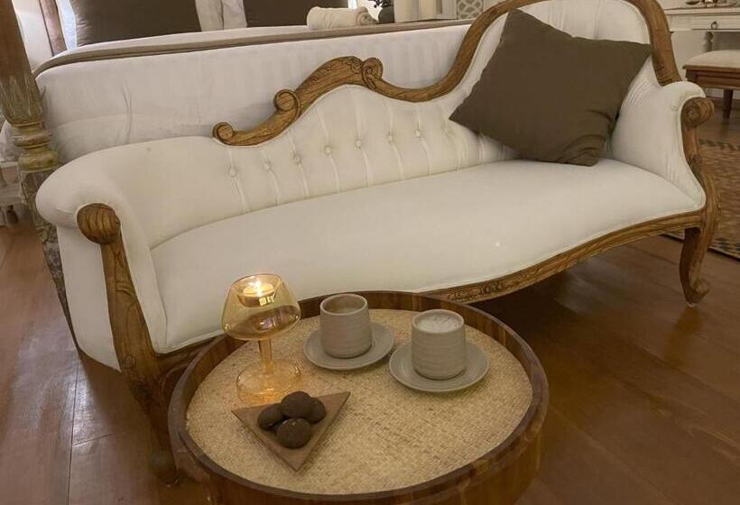تختخواب و صبحانه Bali Maison