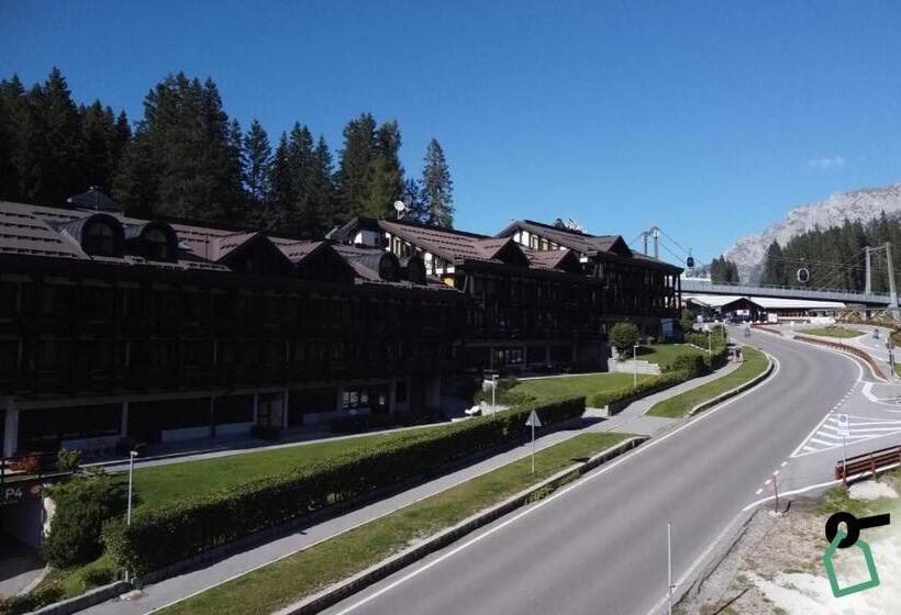 هتل Hotiday Apartment Collection   Campiglio Grostè